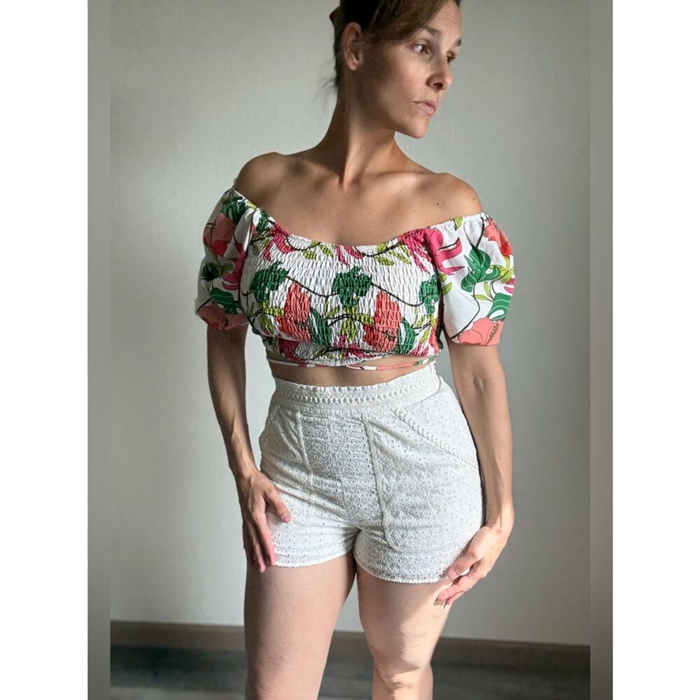 Off-Shoulder Floral Crop Top in White & Pink